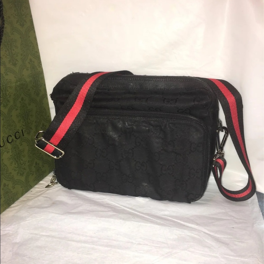 Authentic Gucci GG Canvas Shoulder Bag - Picture 2 of 13